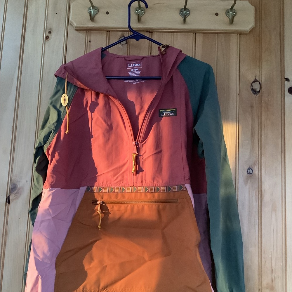 Women's L.L. Bean Mountain Classic Anorak, Multi-Color. Size Medium.